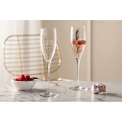 Leonardo Flûtes à Champagne Poesia (lot De 6) 22 Leonardo Flûtes à Champagne Poesia (lot De 6) -Entrez dans ma vaisselle. 1000347094 220510 020 MOOD DETAILS P000000001000347094 mood