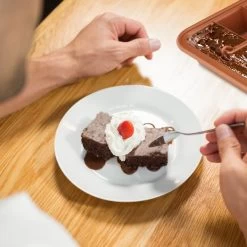 Moule à Brownie Avec Poignées -Entrez dans ma vaisselle. 516536dd1826432f842fed2c8507854e