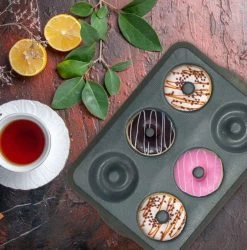 Moule 6 Donuts -Entrez dans ma vaisselle. be0186348b224eadb366155a3ce8f550.cropped 126 125 934 947.processed